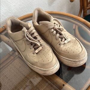 Nike Tan AF 1 Sneakers Classic Low-Top Design